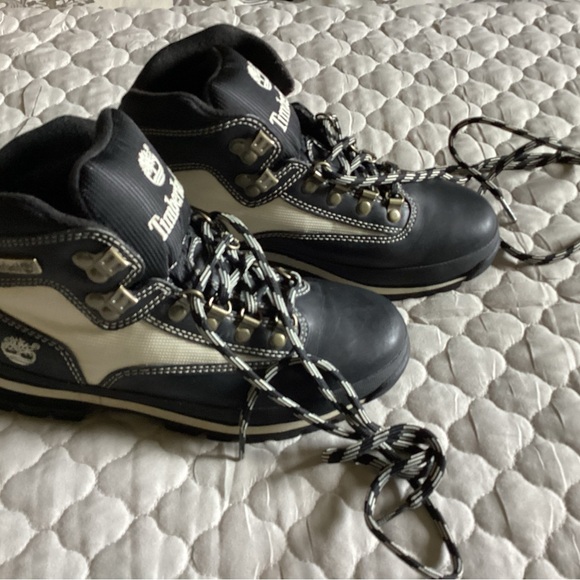Timberland Hiking Boots size 8, Black and cream lace up, Leather - Picture 6 of 13